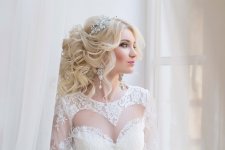 Весільна зачіска молодої