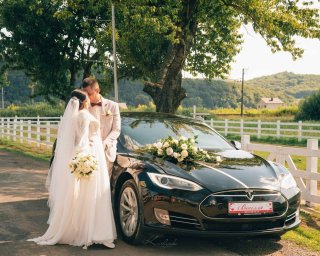 Весільне авто TESLA mosel S