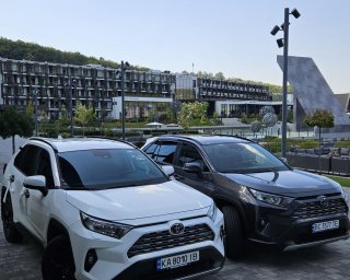 Toyota RAV4 2023 р.в кортеж на весілля