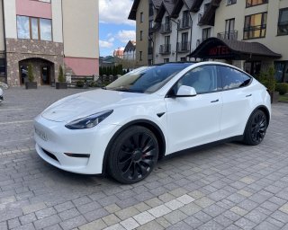 Tesla model Y. Весільний прокат з водієм